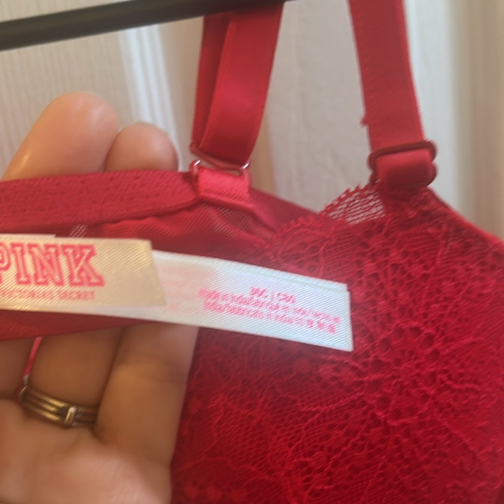 Pink Victoria’s Secret Bra NWOT - Picture 4 of 4